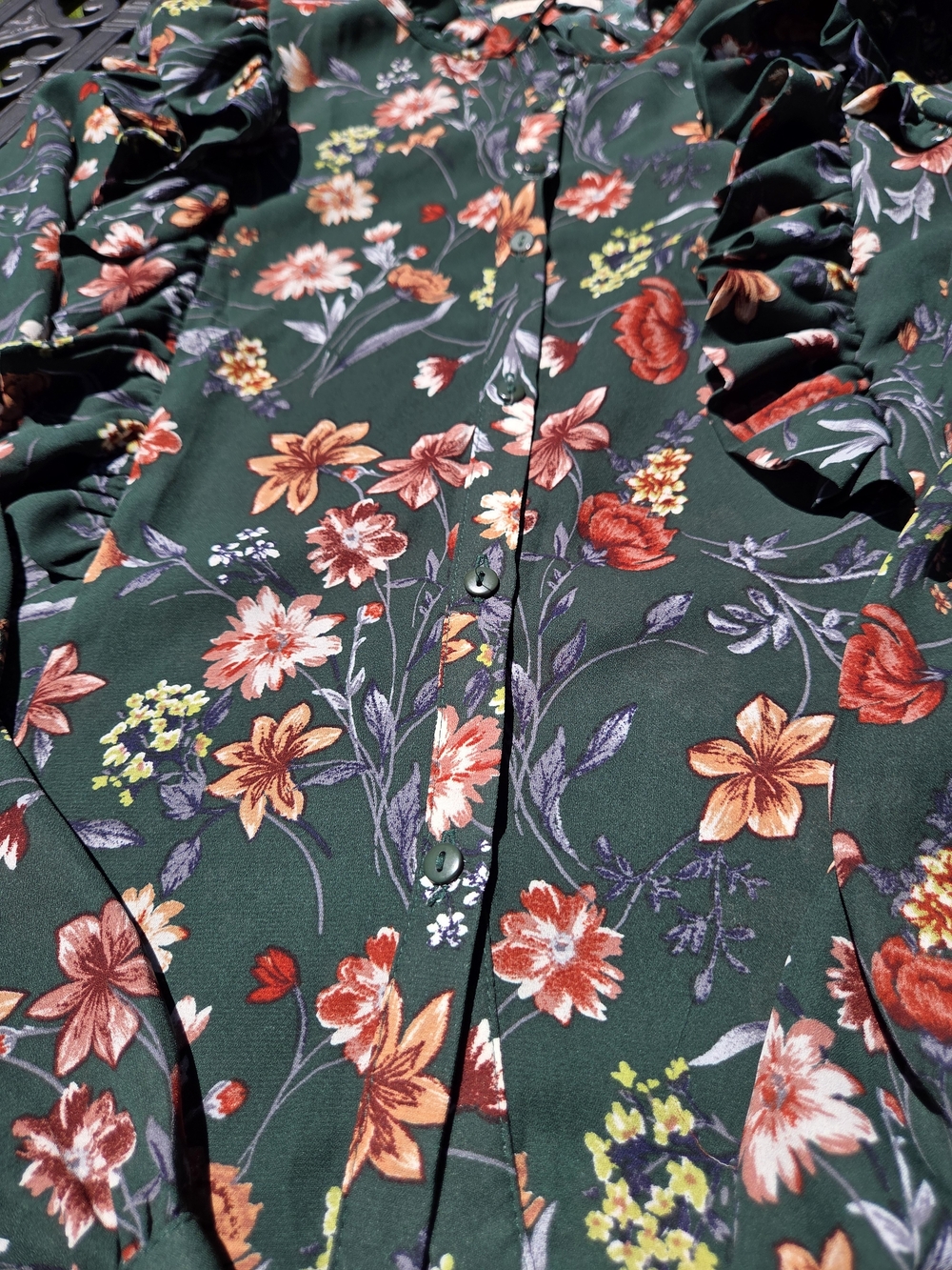 Active USA Green Floral Ruffle Button-Up Blouse